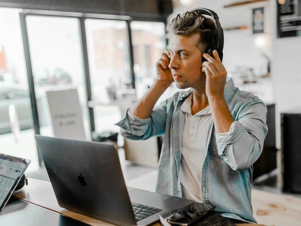 Große Unternehmen, die mithilfe ausgelagerter Entwickler aufgebaut wurden