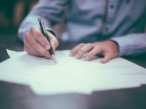 So schließen Sie einen Vertrag mit einer IT-Outsourcing-Agentur ab